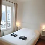 Spacious Apartment Near Eiffel Grenelle F2
