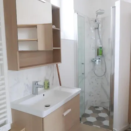 Spacious Near Eiffel Grenelle F2 *