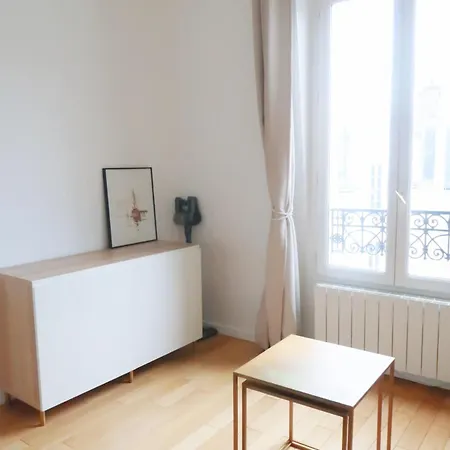 Spacious Near Eiffel Grenelle F2 *