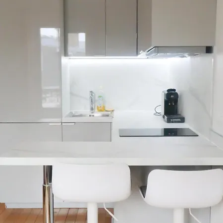 Spacious Near Eiffel Grenelle F2 *